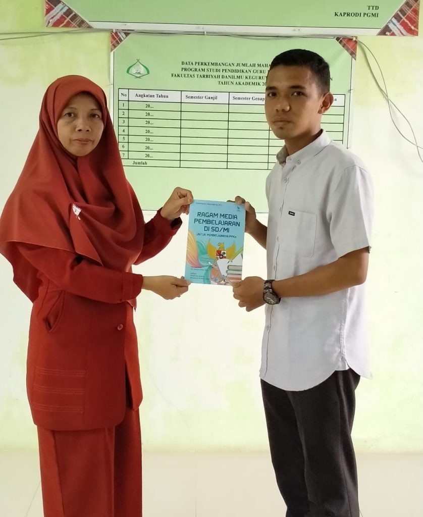 Mahasiswa PGMI IAIN Padangsidimpuan luncurkan Buku Ragam Media Pembelajaran