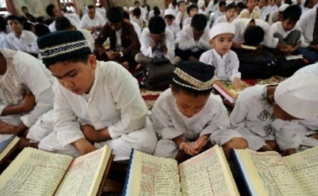 Kementrian Agama Tunjukkan Guru Beragama Kristen Bisa Mengajar di Madrasah