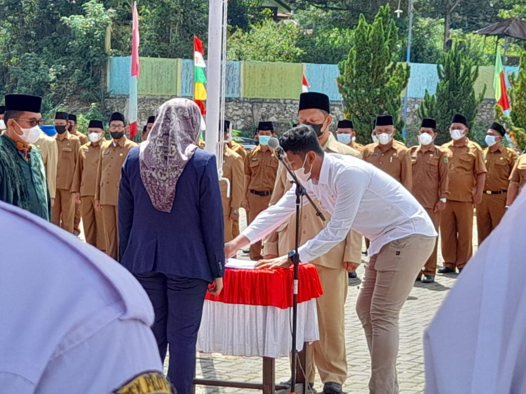Pejabat Pejabat