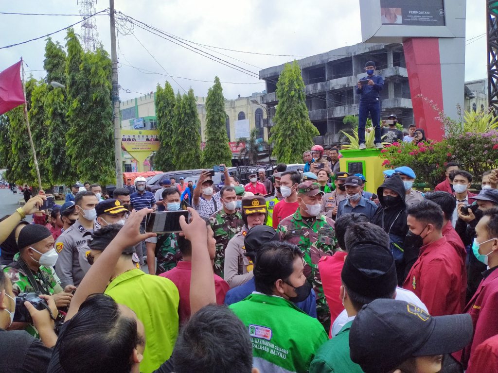 Mahasiswa Mahasiswa