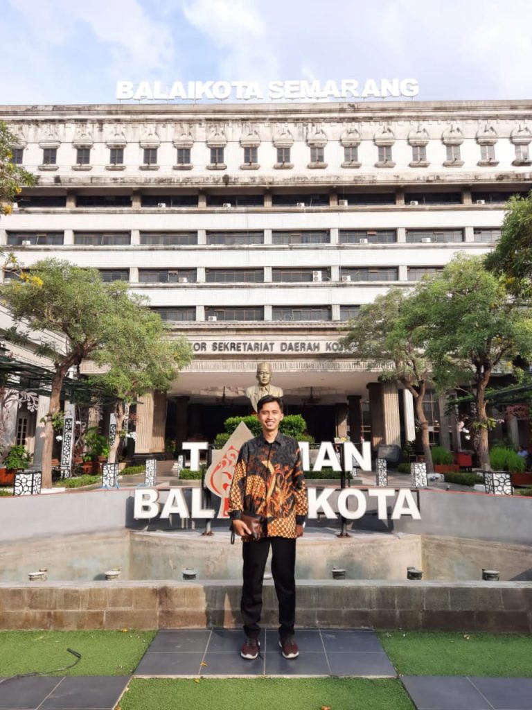 KKN di Desa Penari KKN di Desa Penari