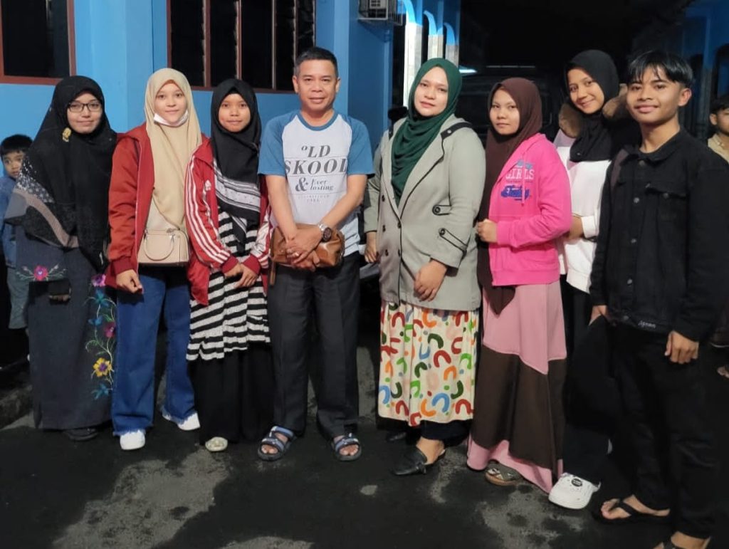 Rektor UM-TAPSEL Bersama Mahasiswa PPL Internasional Thailand PPL Internasional Thailand