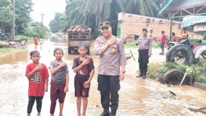 Kapolsek Padang Bolak Banjir
