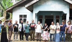 Tinjau Langsung Potensi Kripik Tempe Musthofa