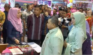 Bupati Tapsel Buka Pameran Pembangunan